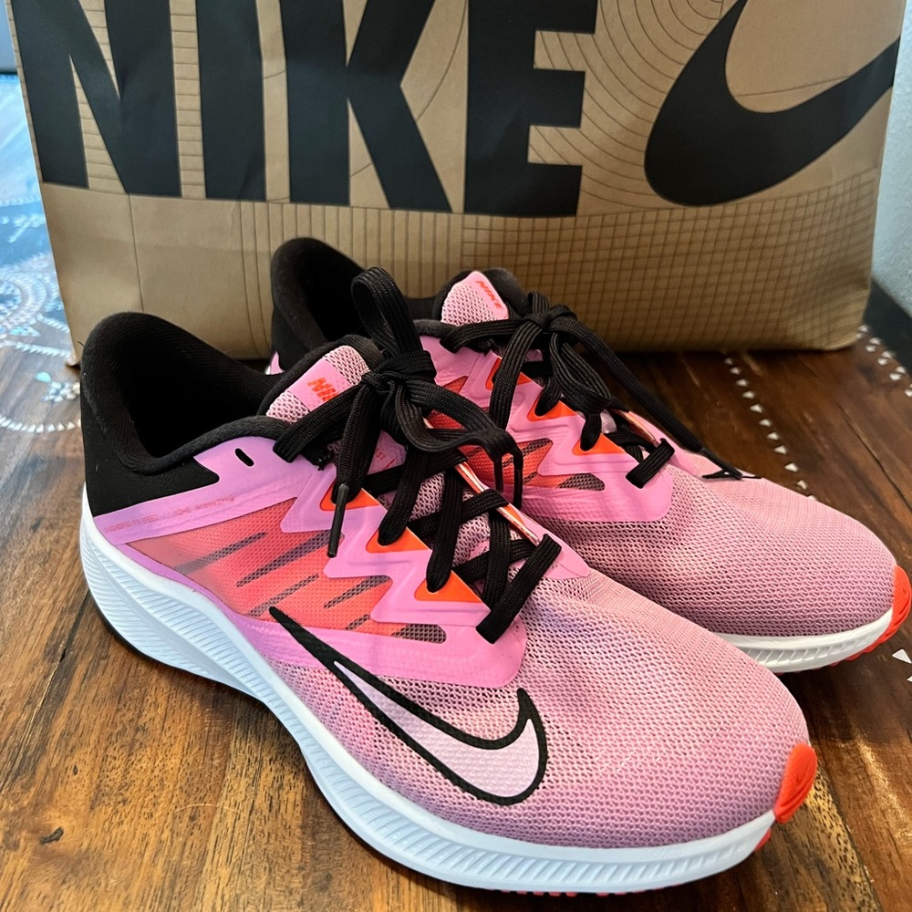🩷 Nike Quest 3 in Beyond Pink 🩷 Women’s Size 8 running shoes